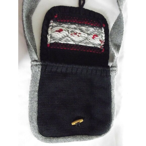 Purse Black Gray & Red Knit Boho Hippy Hobo Crossbody Shoulder bag No Boundaries - Picture 5 of 8
